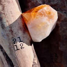 Load image into Gallery viewer, CITRINE CUT BASE POINT