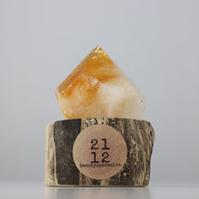 Load image into Gallery viewer, CITRINE CUT BASE POINT