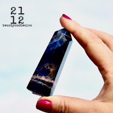 Load image into Gallery viewer, SODALITE POINT