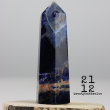 Load image into Gallery viewer, SODALITE POINT