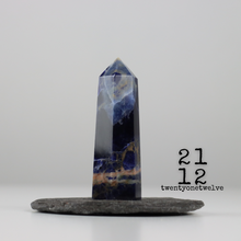 Load image into Gallery viewer, SODALITE POINT