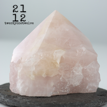 Load image into Gallery viewer, Rose Quartz cut base point
