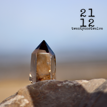 Load image into Gallery viewer, SMOKEY QUARTZ POINT
