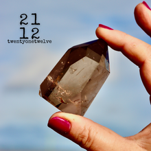 Load image into Gallery viewer, SMOKEY QUARTZ POINT
